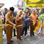 Bupati Hj. Nurhidayah Resmikan Pasar Seni Kiai Gede
