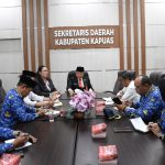 Sekda Kabupaten Kapuas Pimpin Rakor Penertiban Pasar Di Jalan Mawar