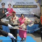 Polres Kobar Gelar Payung Pora Lepas AKBP Theodorus Priyo Santosa